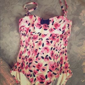 Gorgeous KS one piece bathing suit